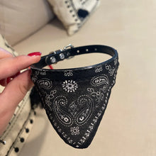 Coleira com Bandana para Pets | Ajustável, Estilosa e Confortável